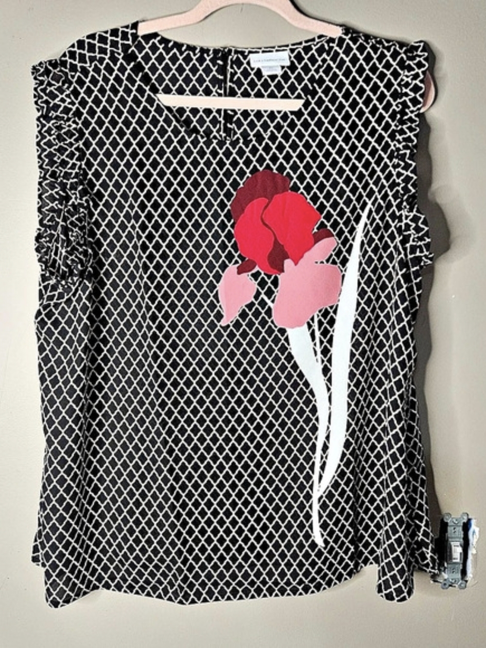 Liz Claiborne Geometric Floral Blouse in Black & Pink Size XL Ptp 23" 100% Poly